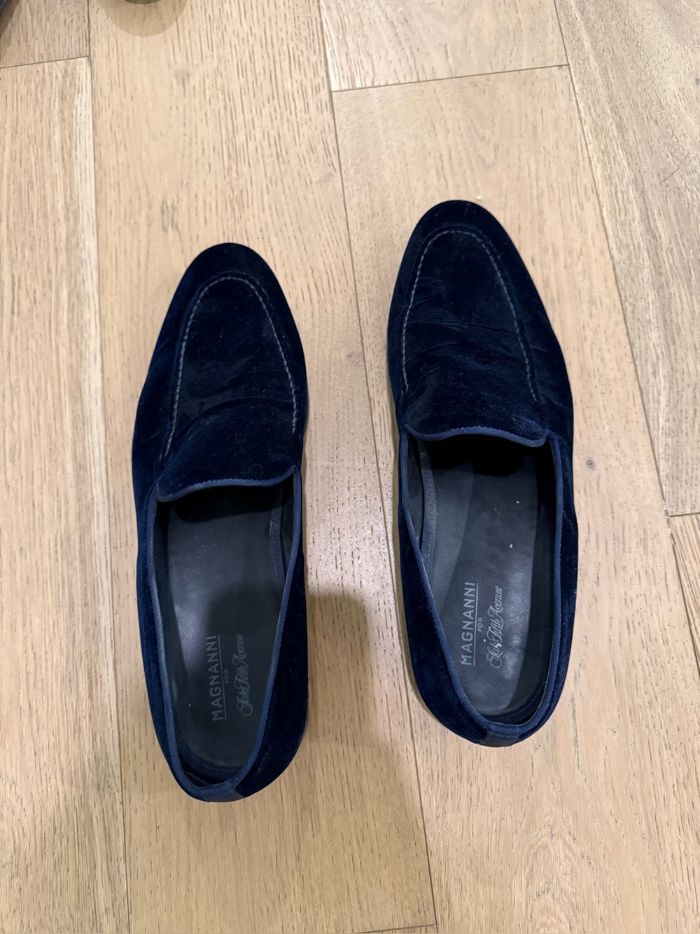 Magnanni Navy Suede Slip-On Loafers